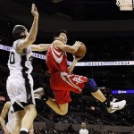 Jeremy Lin back in a Rockets uniform